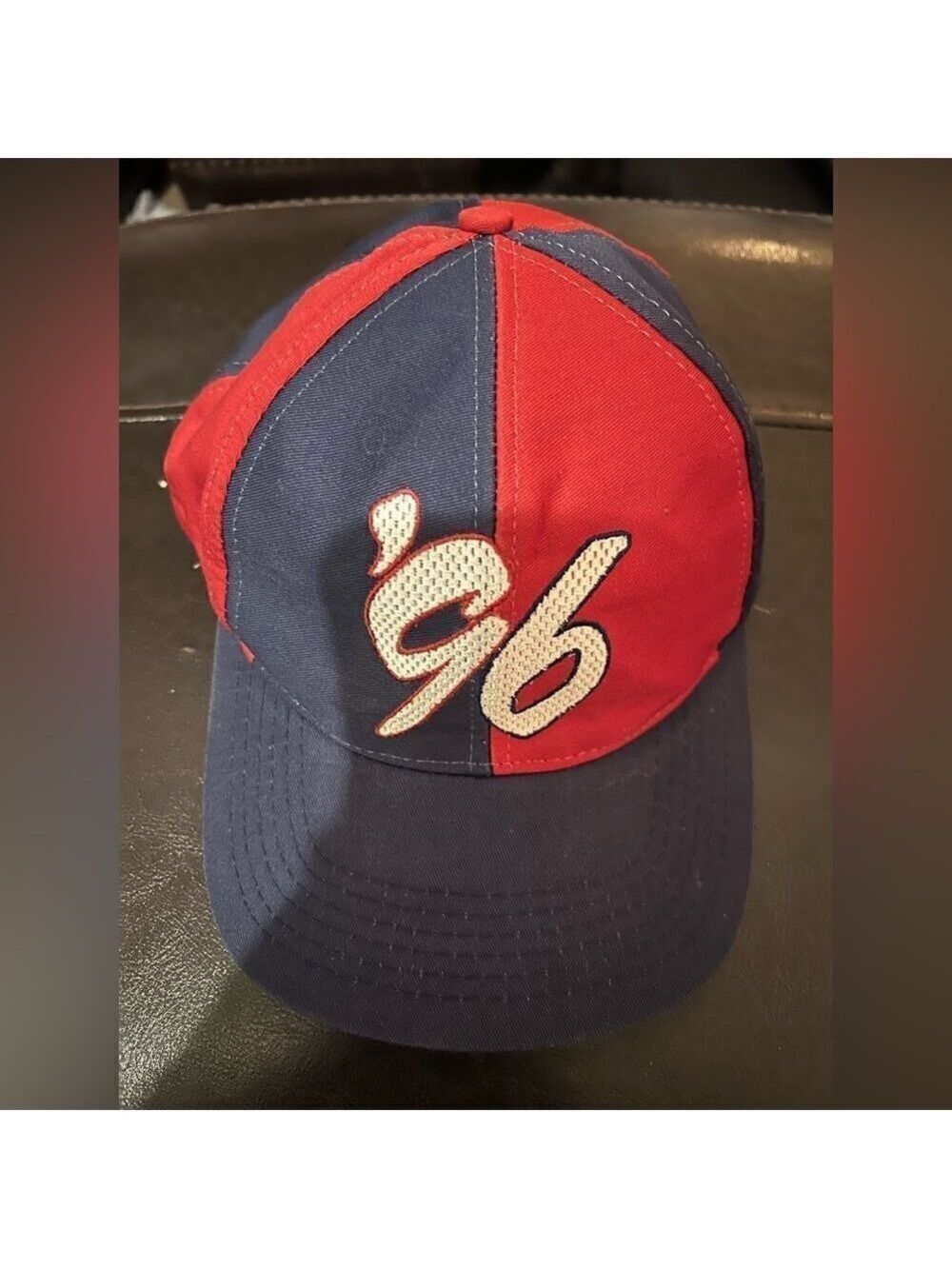 Vintage 1996 Walt Disney World Mickey Mouse Colorblock Snapback Hat